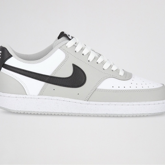 Nike Light Gray Athletic Shoes - Picture 1 of 11